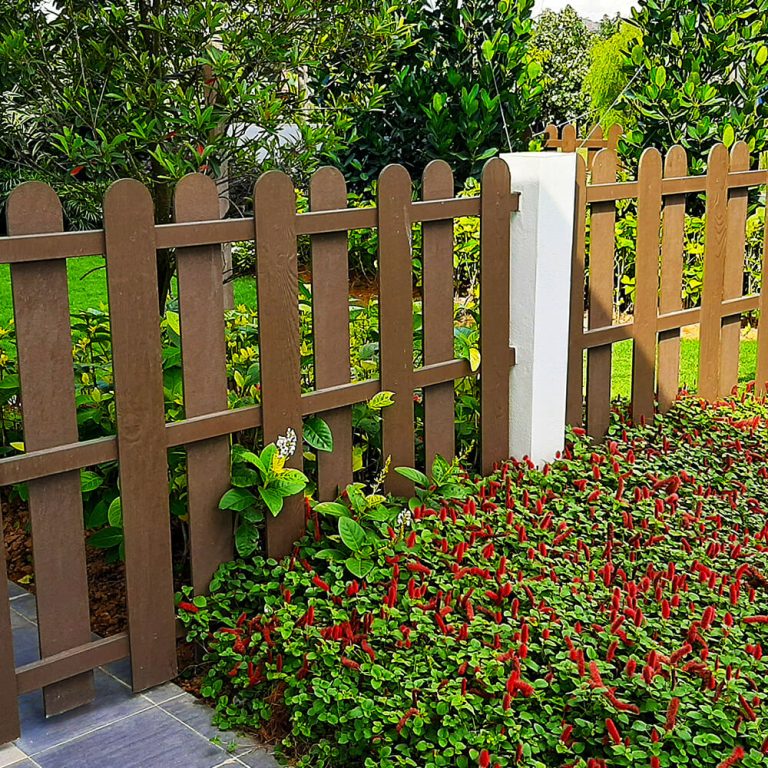 Fence cement board fence as it can build in the gardens to protect the oneself planting without destruction